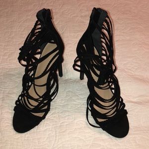 FOREVER 21 Black Strappy Heeled Sandals Sz 9 🎉🎊